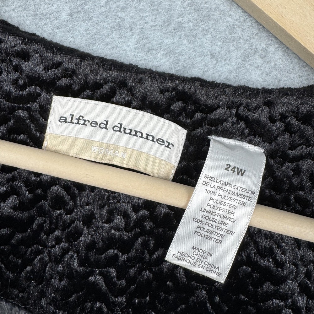Alfred Dunner Jacket Womens 24W Black Faux Fur Velvet Textured Beaded Open Front - Picture 3 of 7